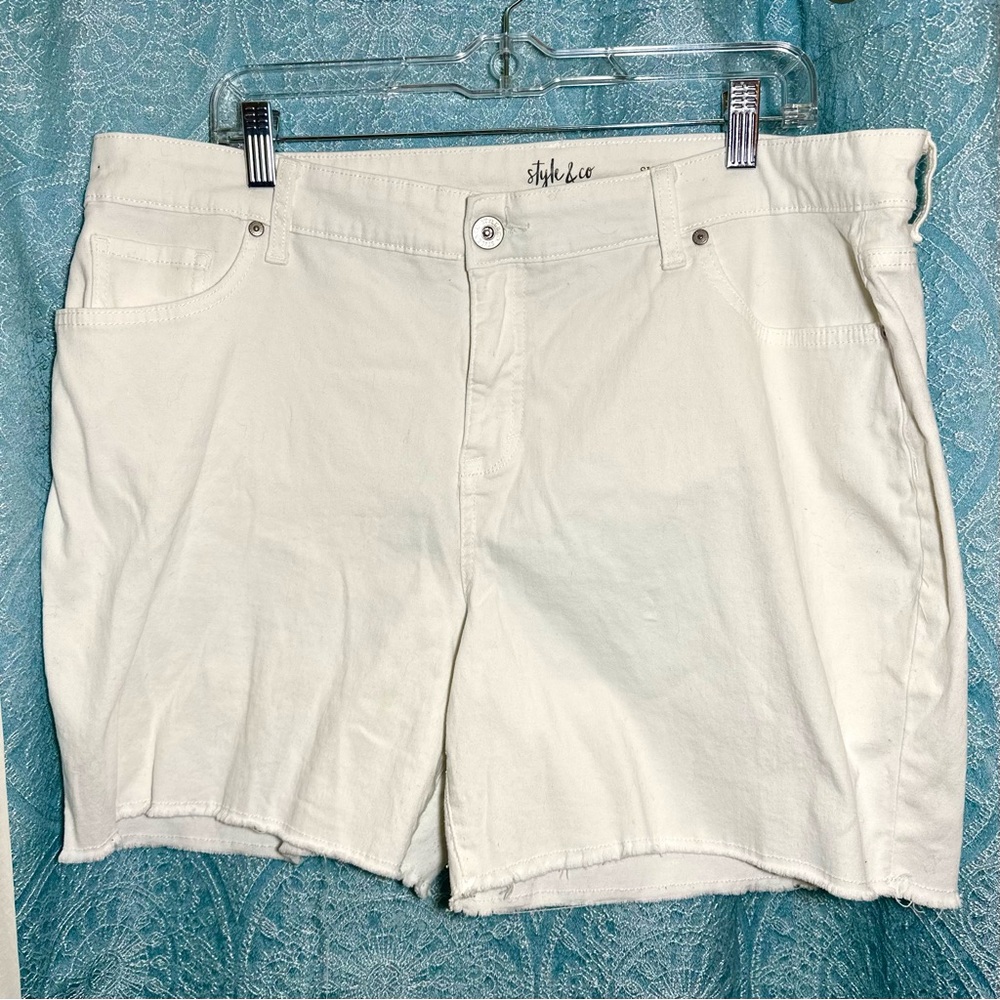 🌟 Style & Co White High Rise Raw Hem Shorts